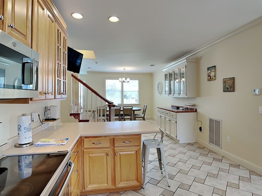 Corner Castle by Southern Vacation Rentals