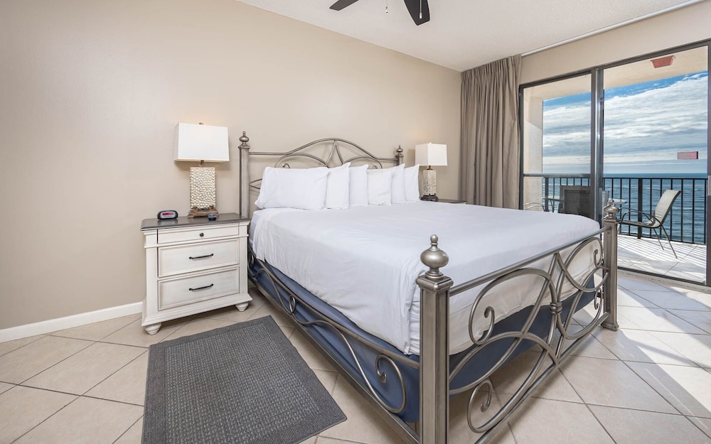 Phoenix East 1203 2 Bedroom Condo