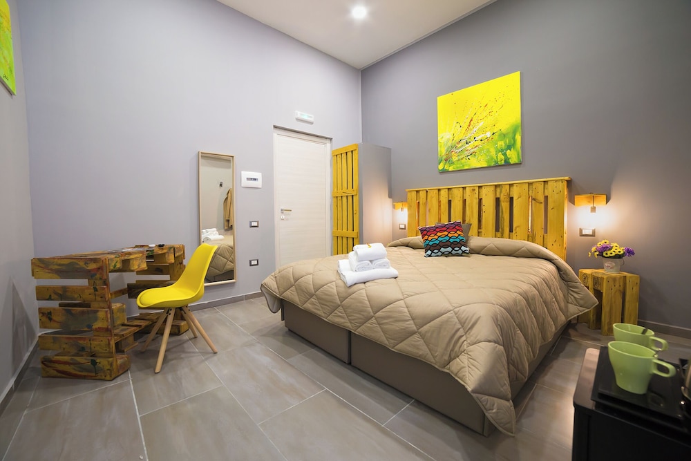 P.C. BOUTIQUE SEA VIEW NAPOLI CENTRO by ClaPa Group Dislocated Hospitality
