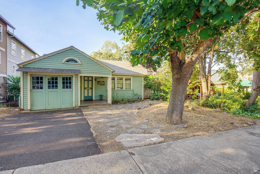 Dog-friendly 'columbia Cottage' in Hood River! view 3