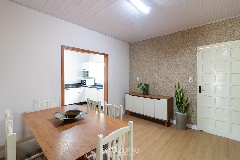 4 BR House w/ Pool, 500m From Beto Carrero Jrs0130