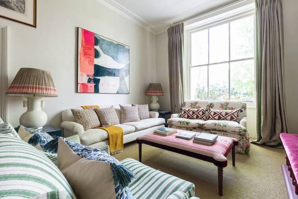 Porchester Square VI by Onefinestay