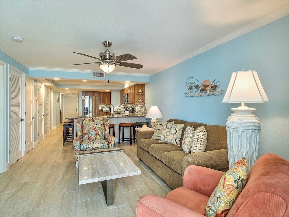Pointe Santo Condos by Dream Vacation Rentals