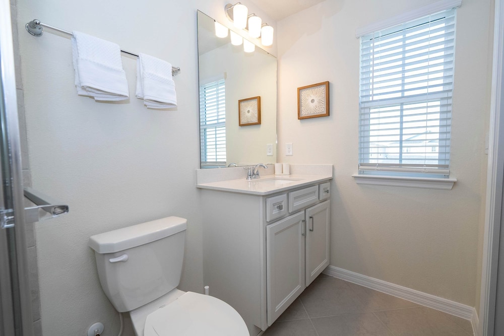 Luxury 7Bd Close to Disney With Pool and Spa at Windsor Cay 16218