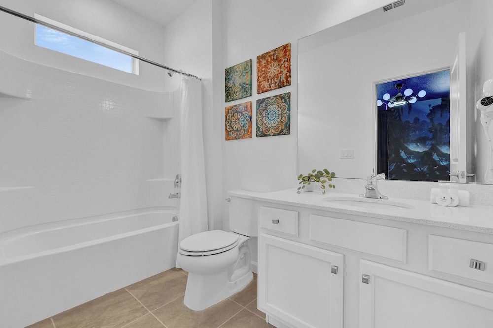 Upstay Epic 15br Mansion for Big Groups Near Parks