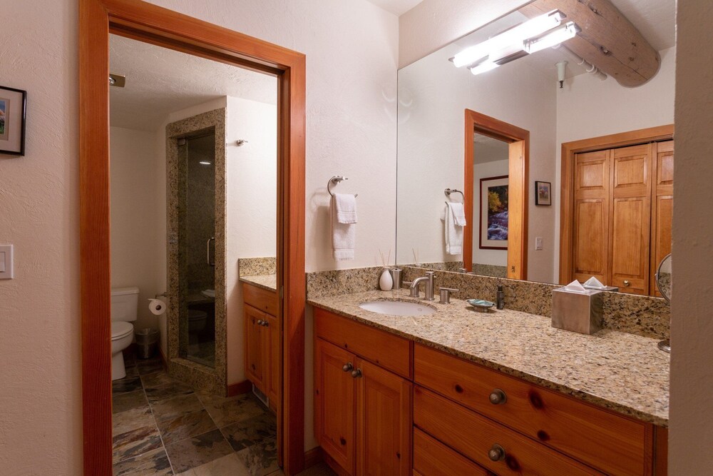 Pine Inn at Trail's End Lodge - Two Bedroom Residence with Spa #7 2 Condo
