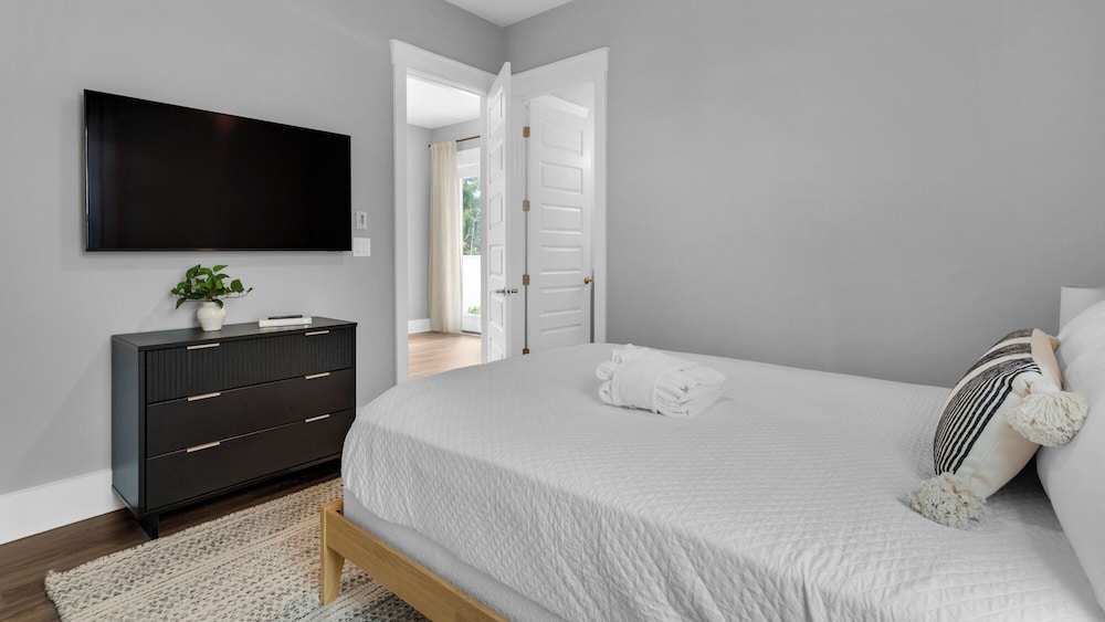 Inlet Beach Retreat With Rooftop Views, 4 Bikes + Free Attraction Tickets!