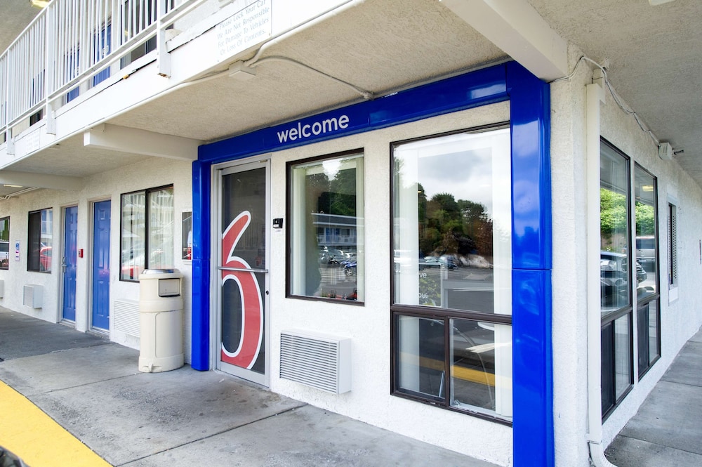 Motel 6 Seattle, WA - Airport