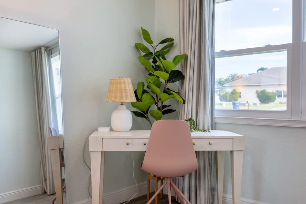 Fun Family-friendly Largo Home Heated Pool