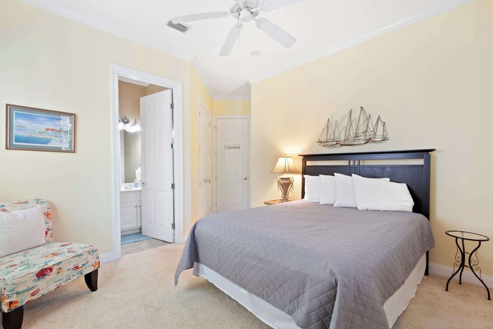 Luxury 3 Bed 3 Bath Resort Beaches Pool Golf