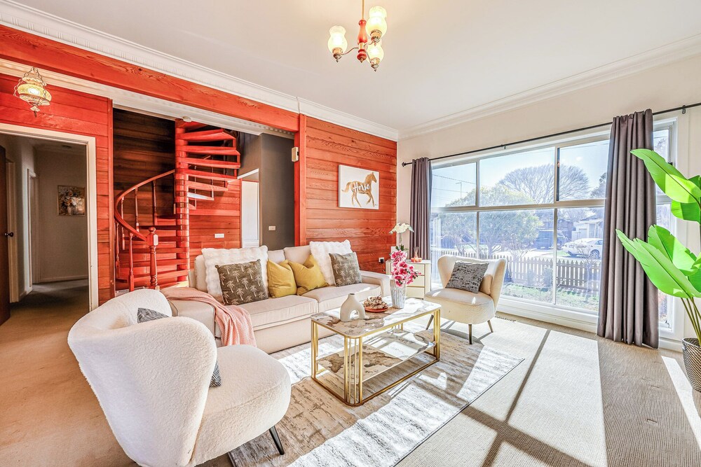 StayAU Private Two-Storey 6 Beds House Wendouree