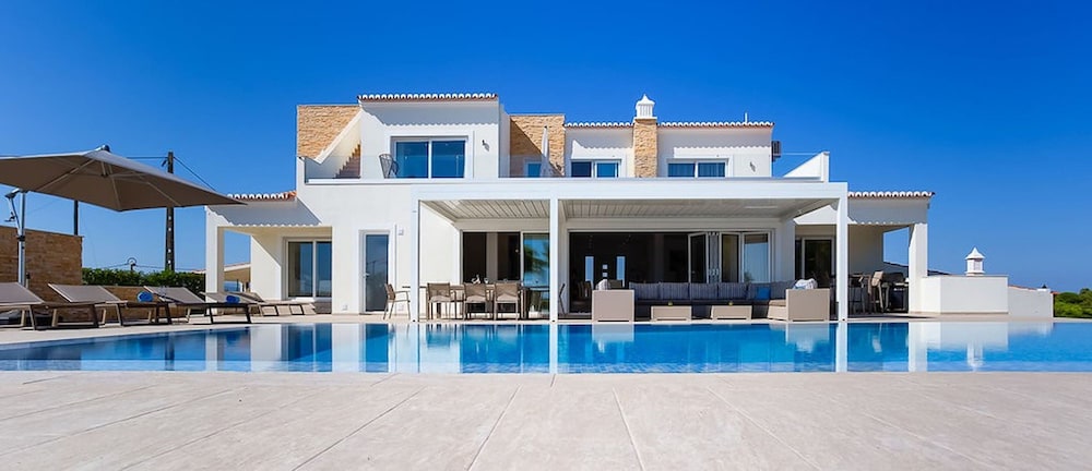 Goldeneye Luxury 6 Bedroom Villa With Infinity P