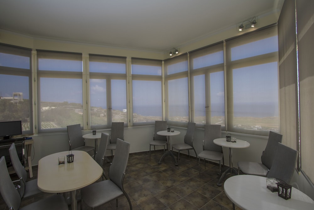 Erato Apartments