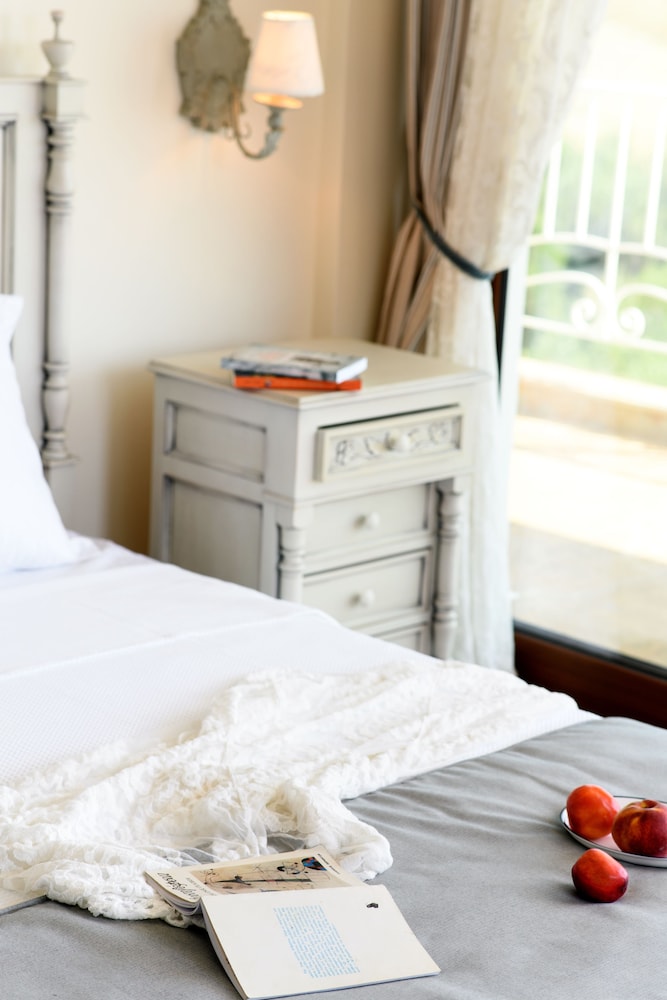 Villa D'Oro - Luxury Villas & Suites