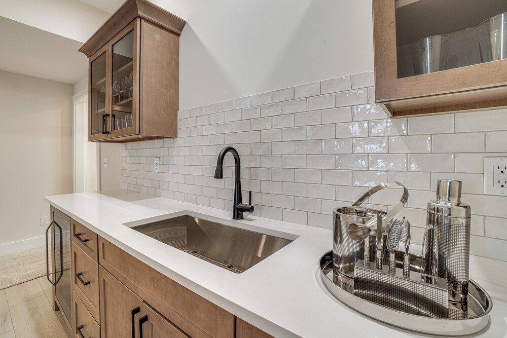 2 Mi to Notre Dame: Spacious Home w/ Private Yard