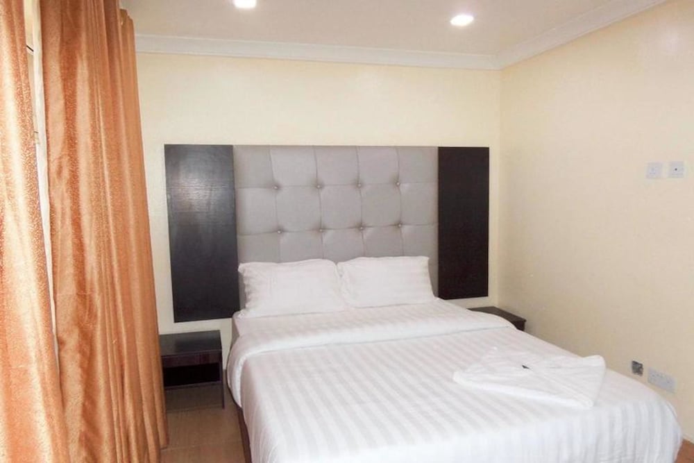 West 11 Luxury