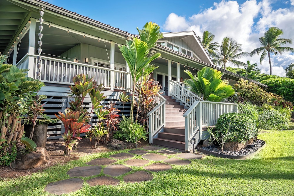 Secret Beach House in Kilauea