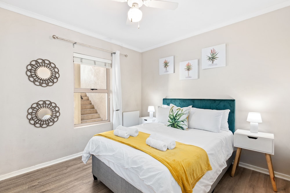 Bougain Villa CB206