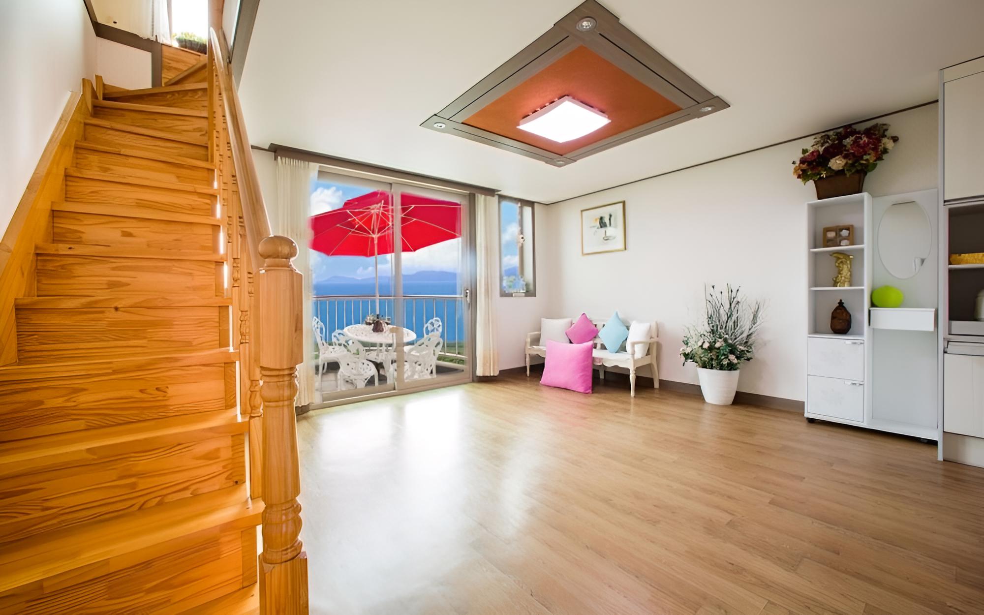 Seokmodo White Wing Pension view 4