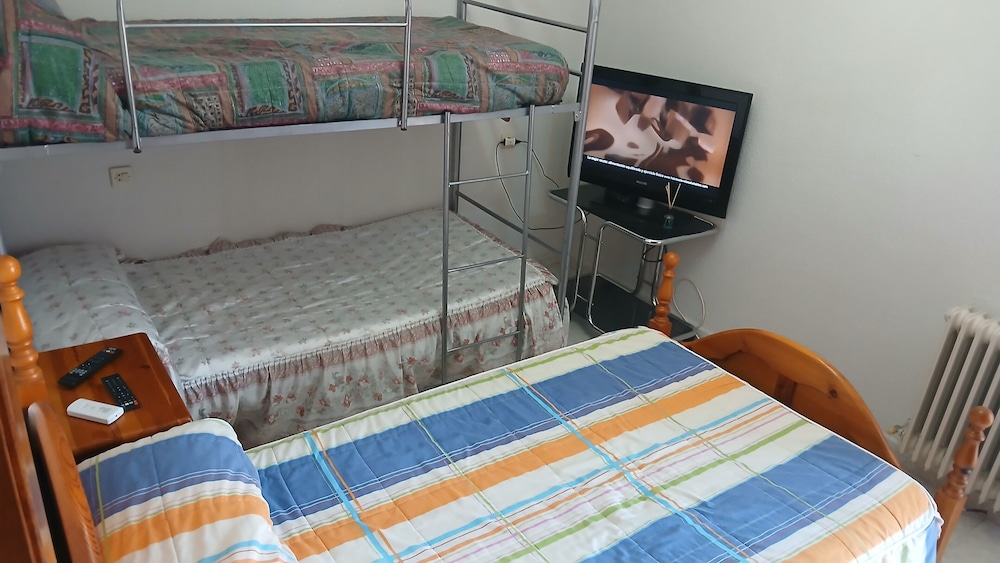 Room-double Bunk Room Toledo