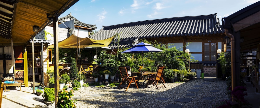 Hohomom Guesthouse
