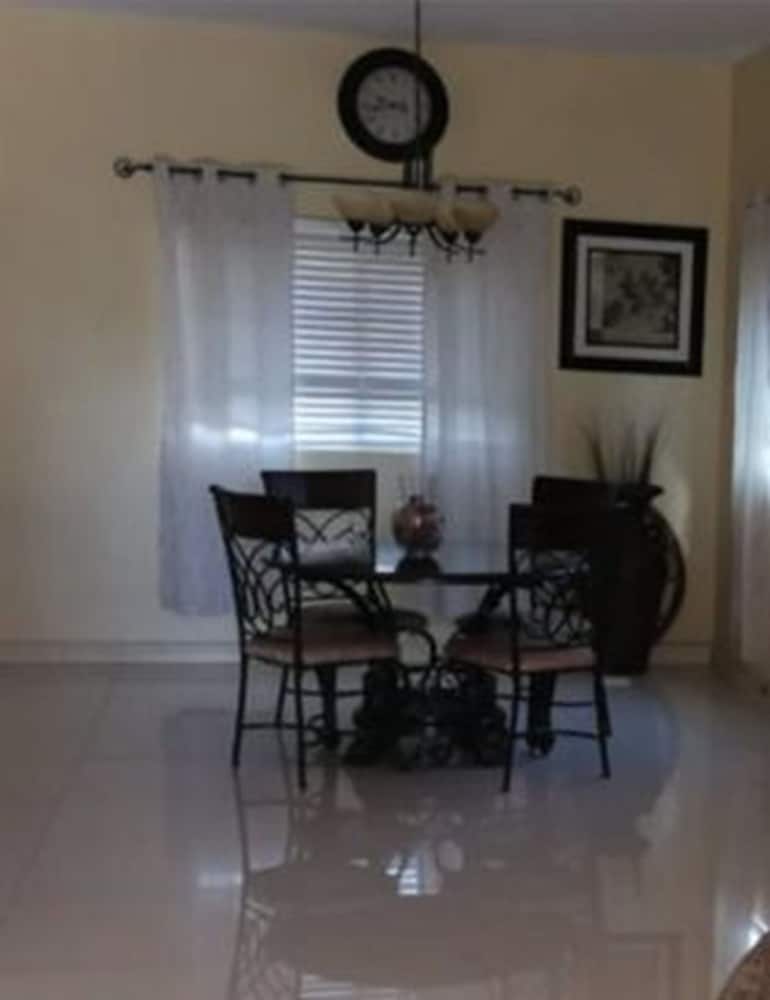 Caribbean Estates Townhouse view 4