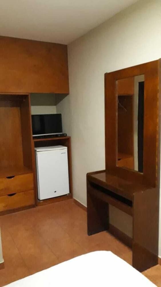 Hostal Residencial Leones de Castilla
