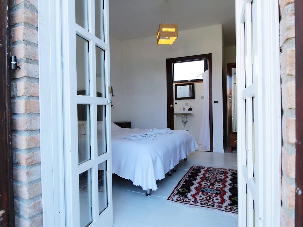 Spacious Hillstay, Piedmont view 5