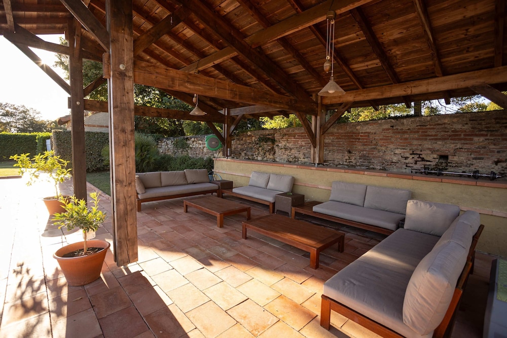 18th Century Ch Teau With Stunning Pool Gardens