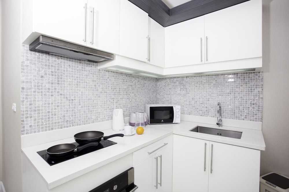Q Kata Residence
