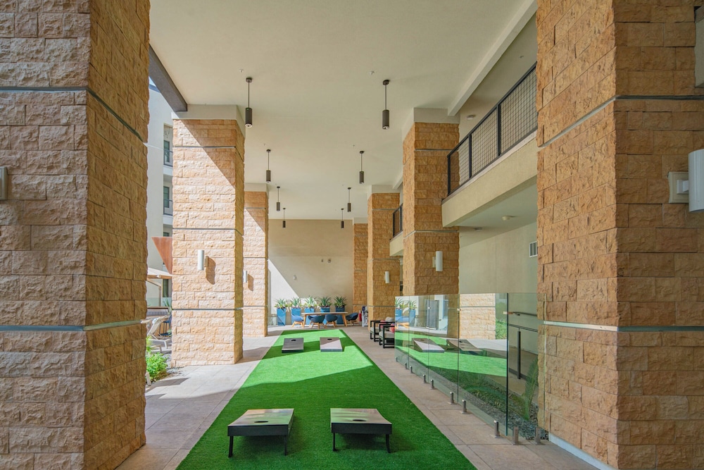 ROVE LIVING/KB - Scottsdale Grand