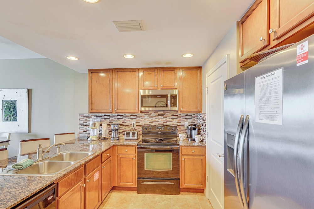 Beachfront Panama City Condo: Walk to Pier Park!