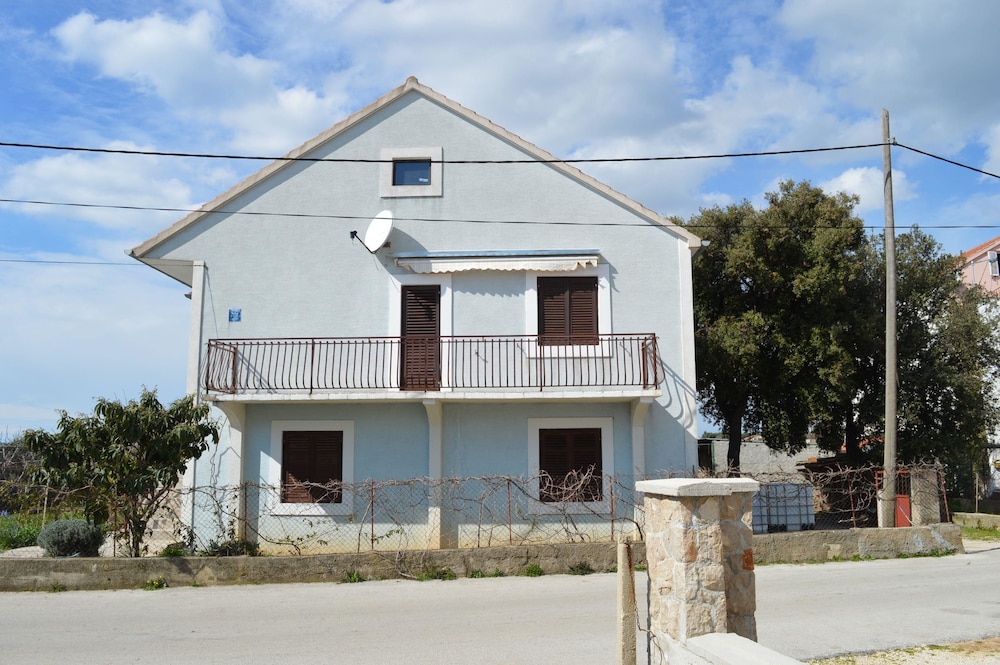 Apartments Ivica Pakostane view 2