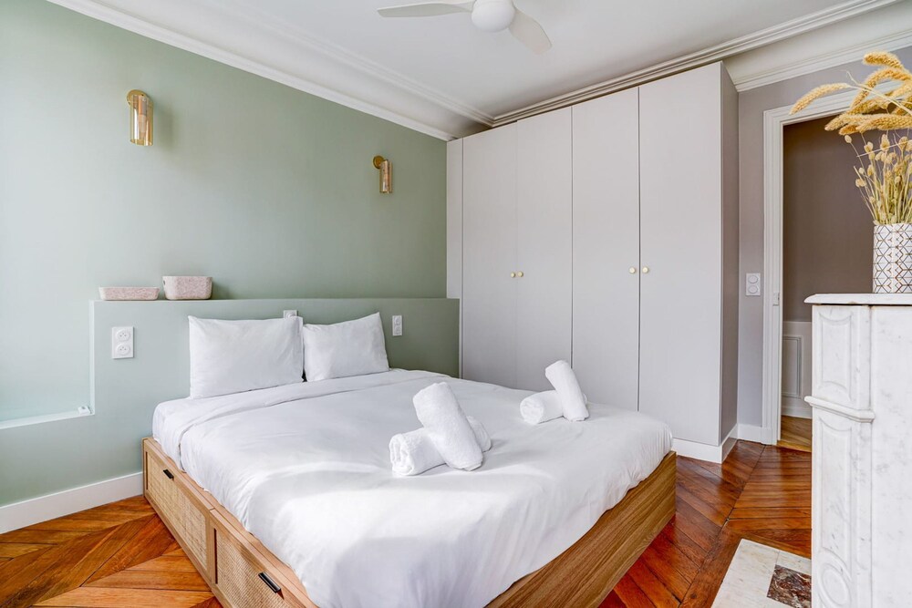Saintgermain Sojourn Charming 2 Bedroom in the Rive Gauche