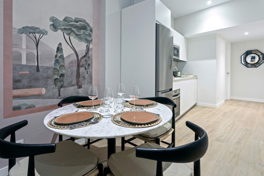 Exclusive 2-bedroom Near the Cathedral. San Matías I