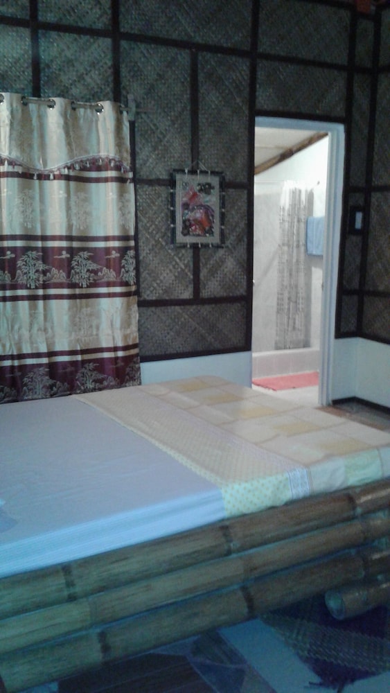 Chelle's Guest House and Backpackers - Hostel