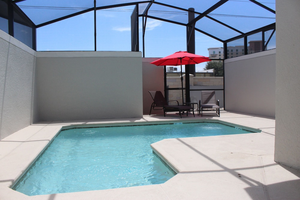 7BR Pool Home Emerald Island by SHV-8409
