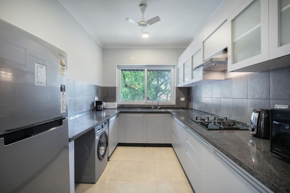 Irene Altezza by Hireavilla - 1BR w Pool Pilerne