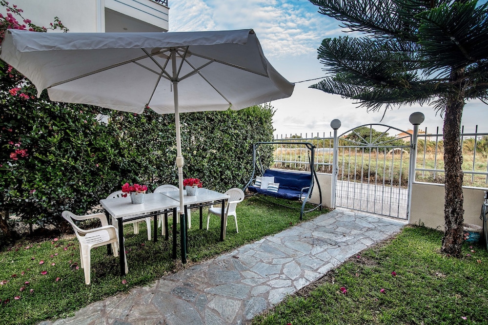 Faros Apartments