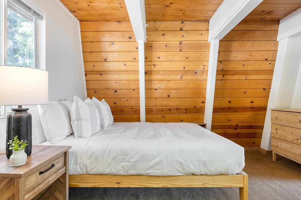 Chickaree by Avantstay A-frame w/ Mountain Views - Property Image 24