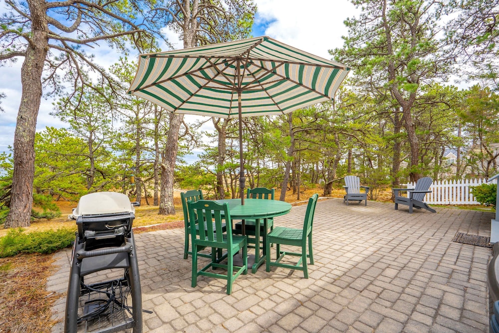 Bayview Beach Cottage For 4!