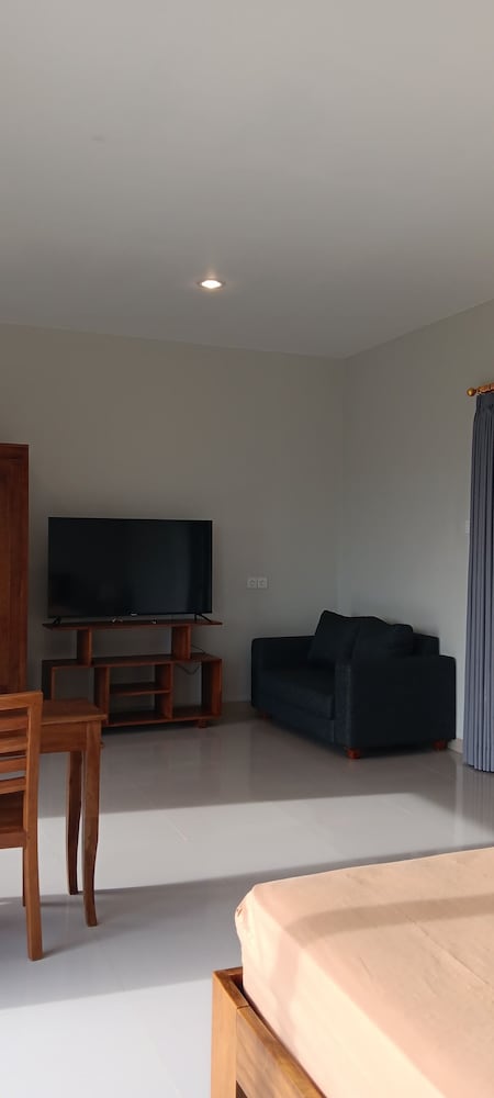 Sarining 2BR Villa with Pool