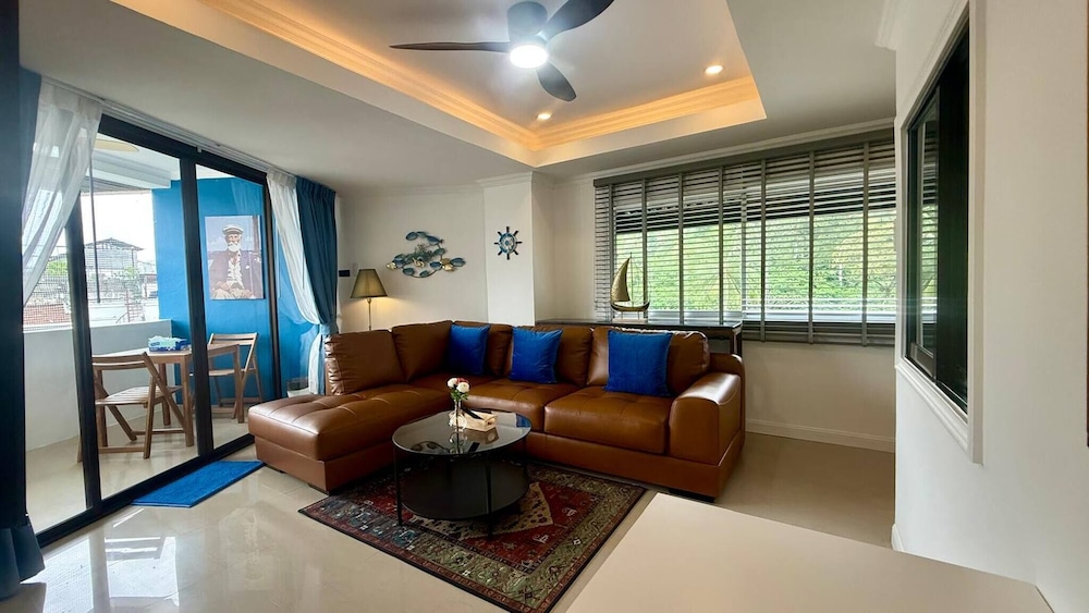 Palace - Spacious 1 Bedroom Condo With Shared Pool