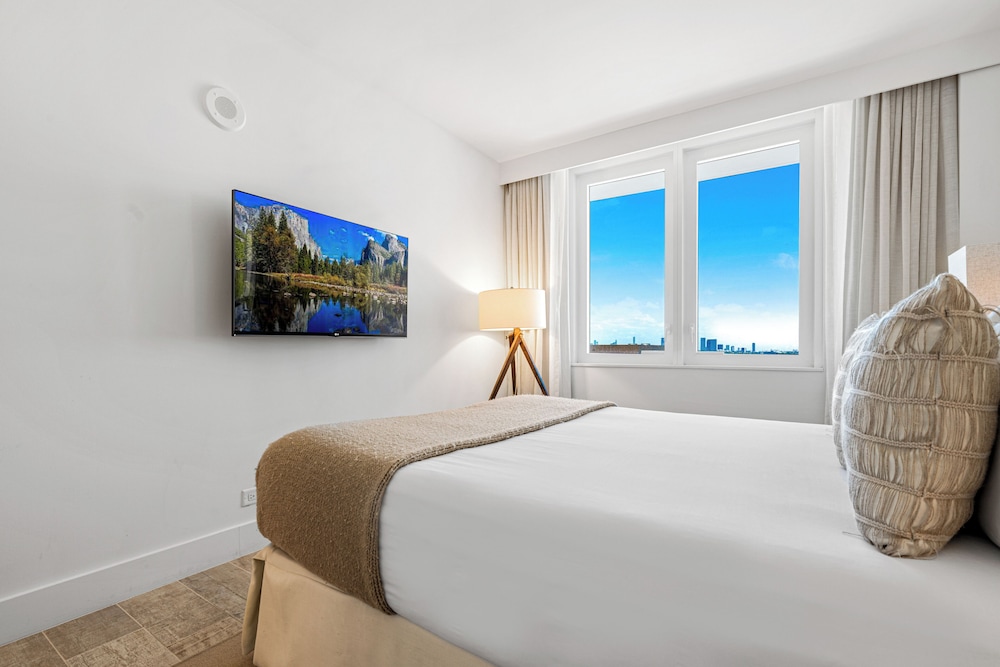 Luxury Vacation Rentals at 1 Hotel & Homes by LRMB