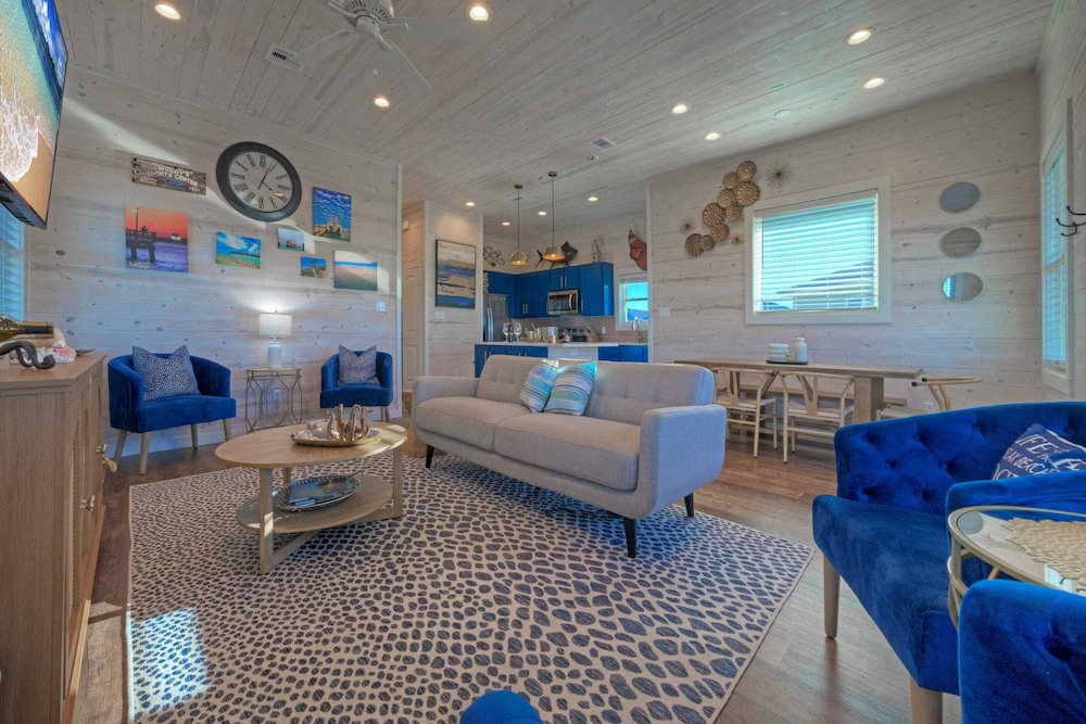 Cart-friendly Boardwalk to the Beach Private Pool, Firepit & Pond Views 361 Bayview