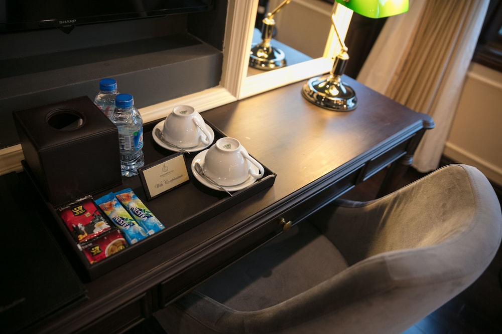 Halong Athena Cruise