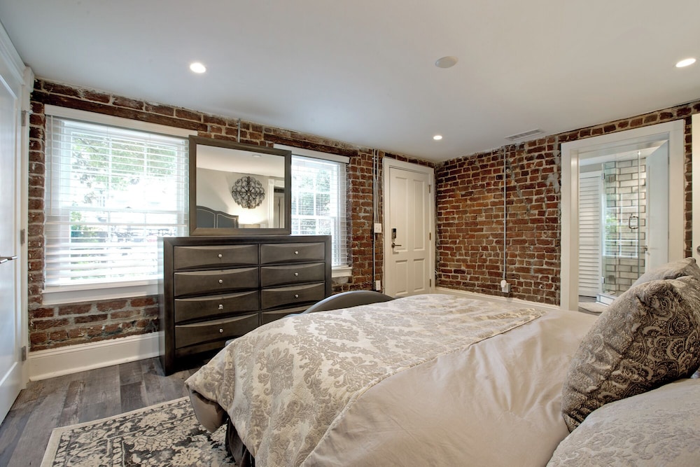Restored Historic Home 5 BR 4.5 Bath