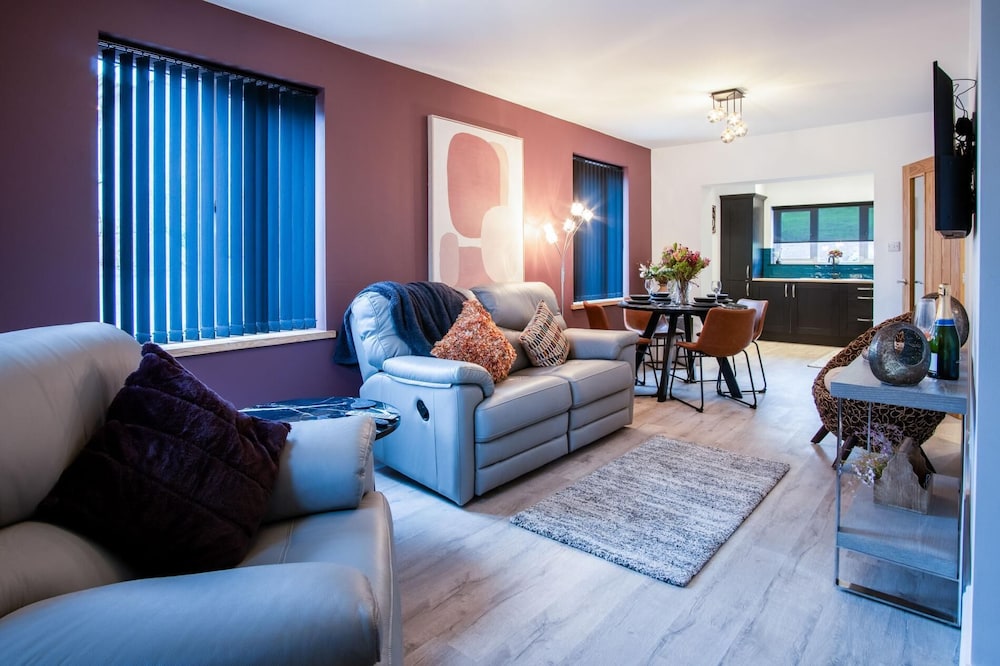Wiston Street - 2 Bedroom Holiday Home - Pembroke