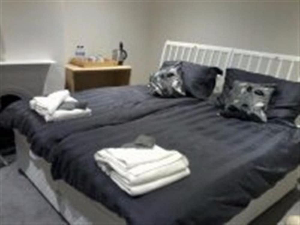 Barnes's Rest Bed & Breakfast & Caravan