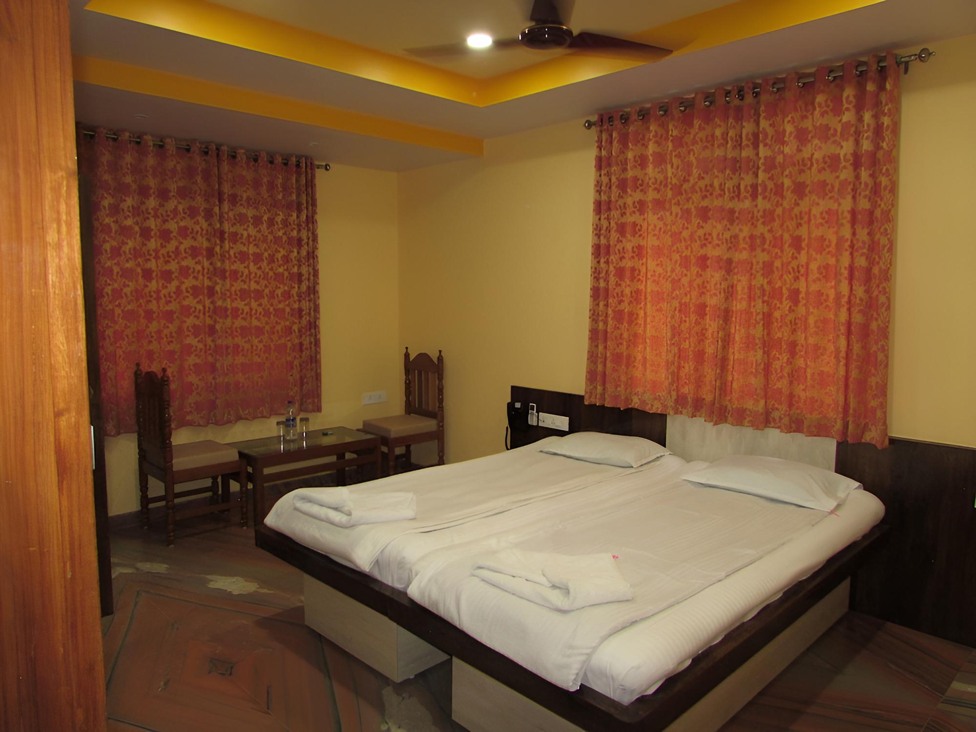 Meera Motels & Residency